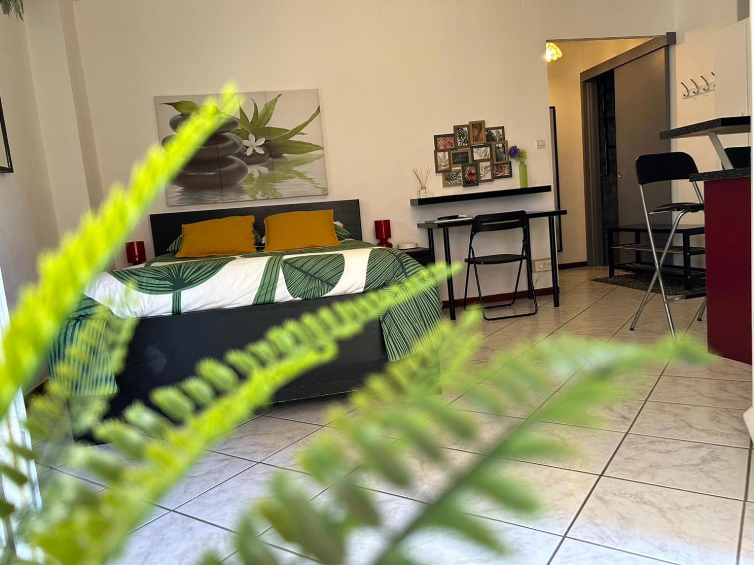 Cosy & Zen Centre Apartment